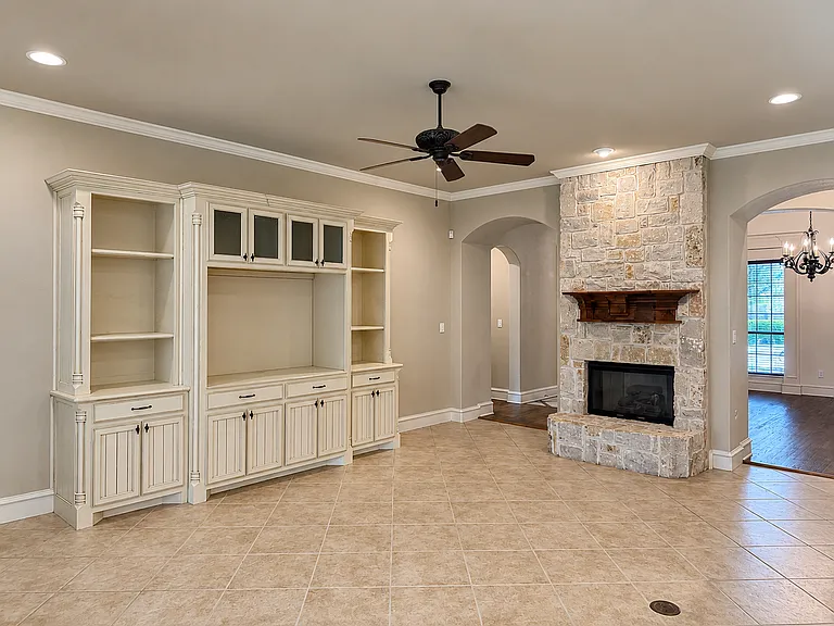 1209 Verona Way — Photo 4
