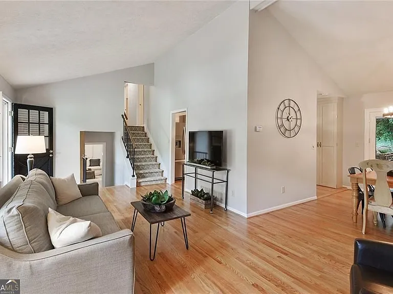 130 Cains Cove Dr — Photo 9