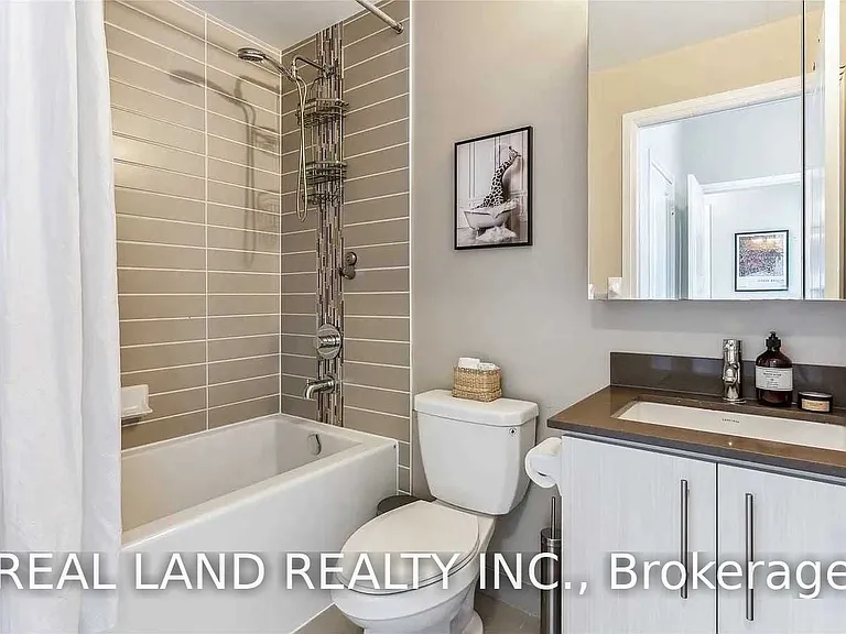 55 Oneida Cres #805 — Photo 4
