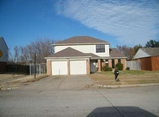 609 Valley Spring Dr #D, Arlington, TX 76018