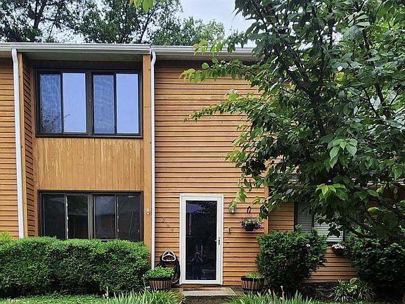 3rd image of 1364 Almond Dr