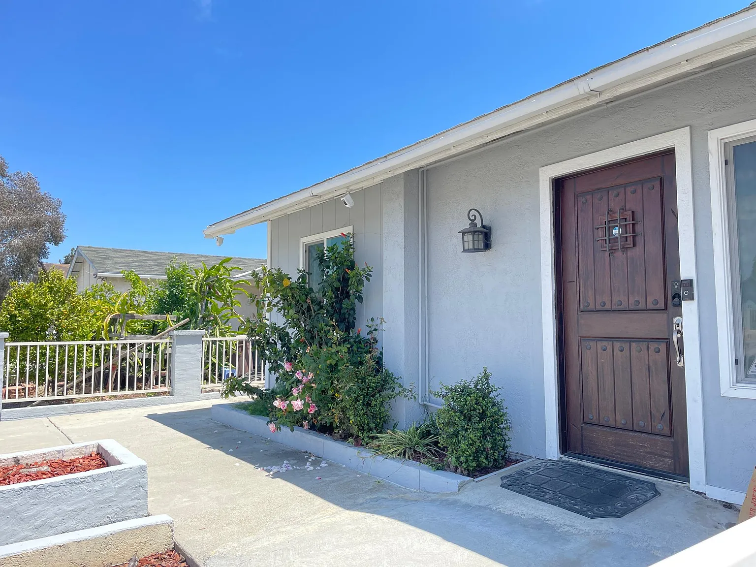4 bed, 1297 sqft, $4,200 — Photo 3