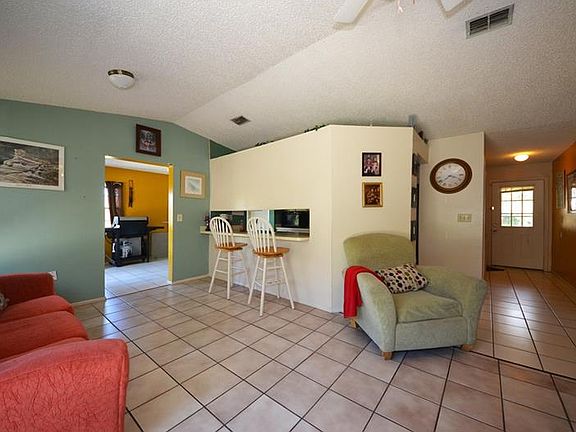3rd image of 1040 Windway Cir