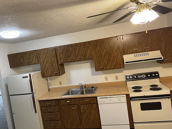 3rd image of 512 Breezy Point Dr #10889011