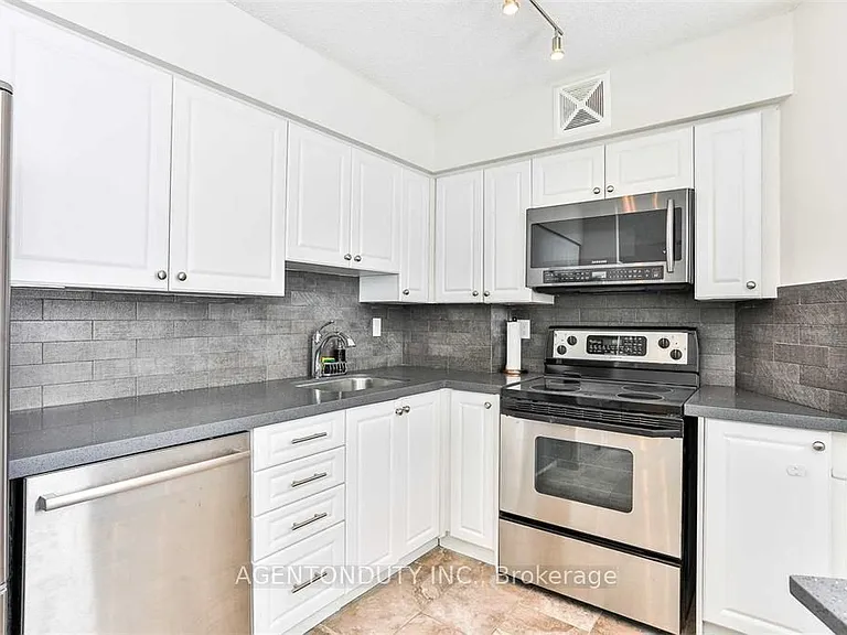 250 Queens Quay W #206 — Photo 9