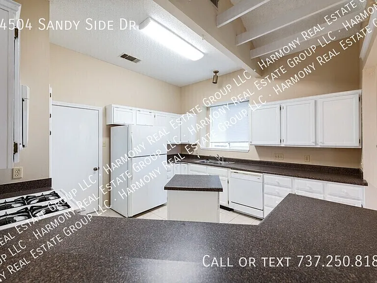 14504 Sandy Side Dr — Photo 6