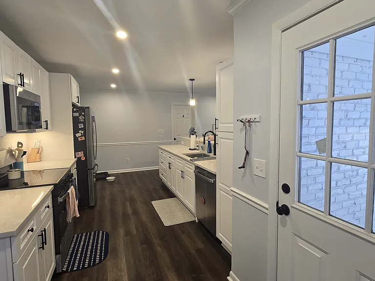 1055 College Station Rd — Photo 3