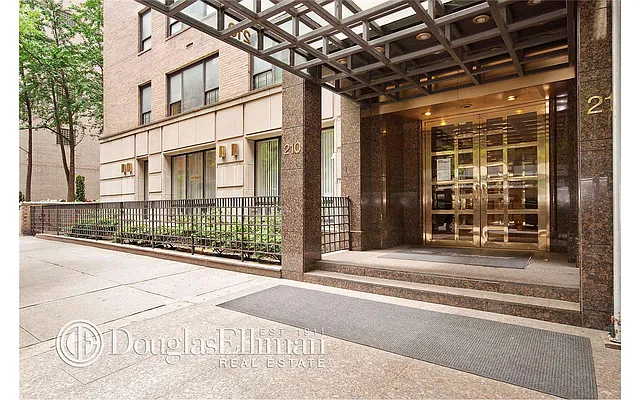 Rented by Douglas Elliman | media 27