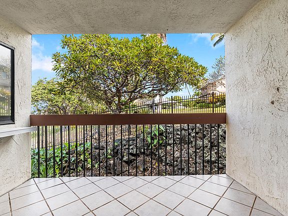 4th image of 75-5863 Kuakini Hwy APT 218