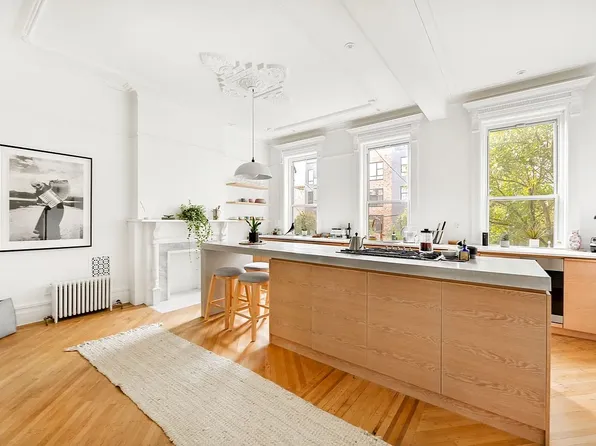 611 Macon Street image 2 of 13