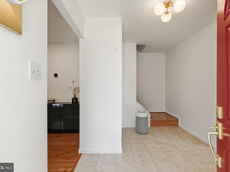 2412 Rosedown Dr — Photo 5