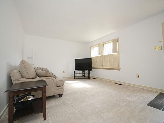 3rd image of 2904 Haddington Ct