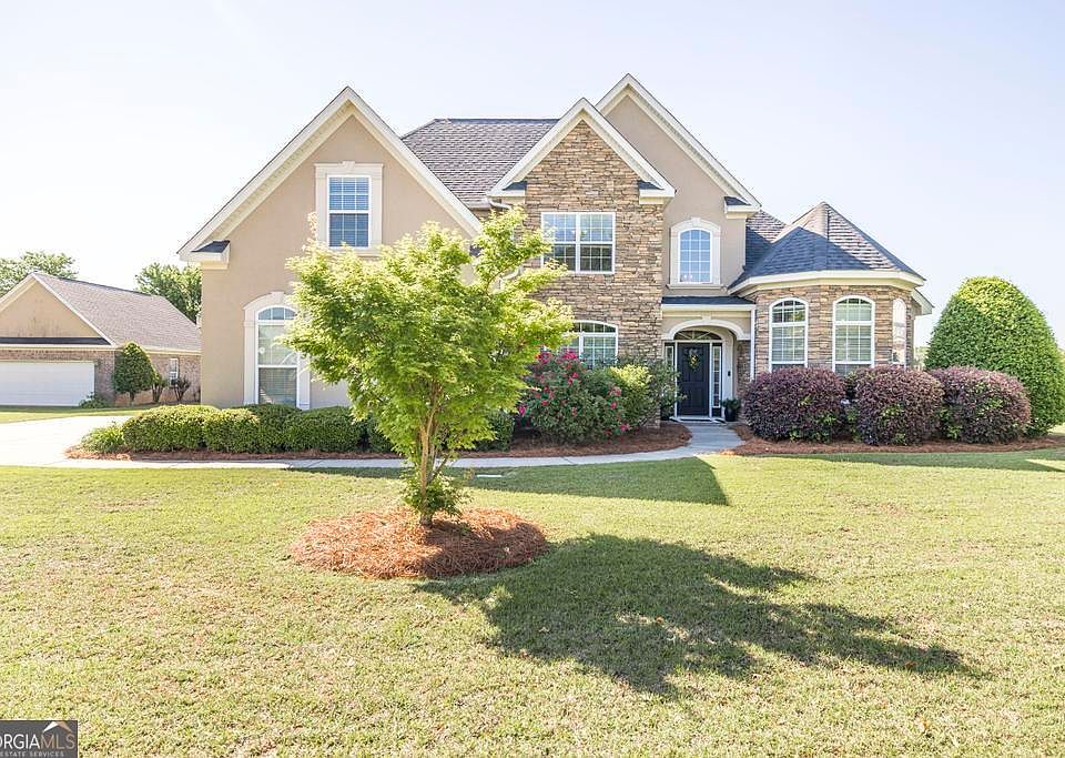 1st image of 61 Peregrine Dr