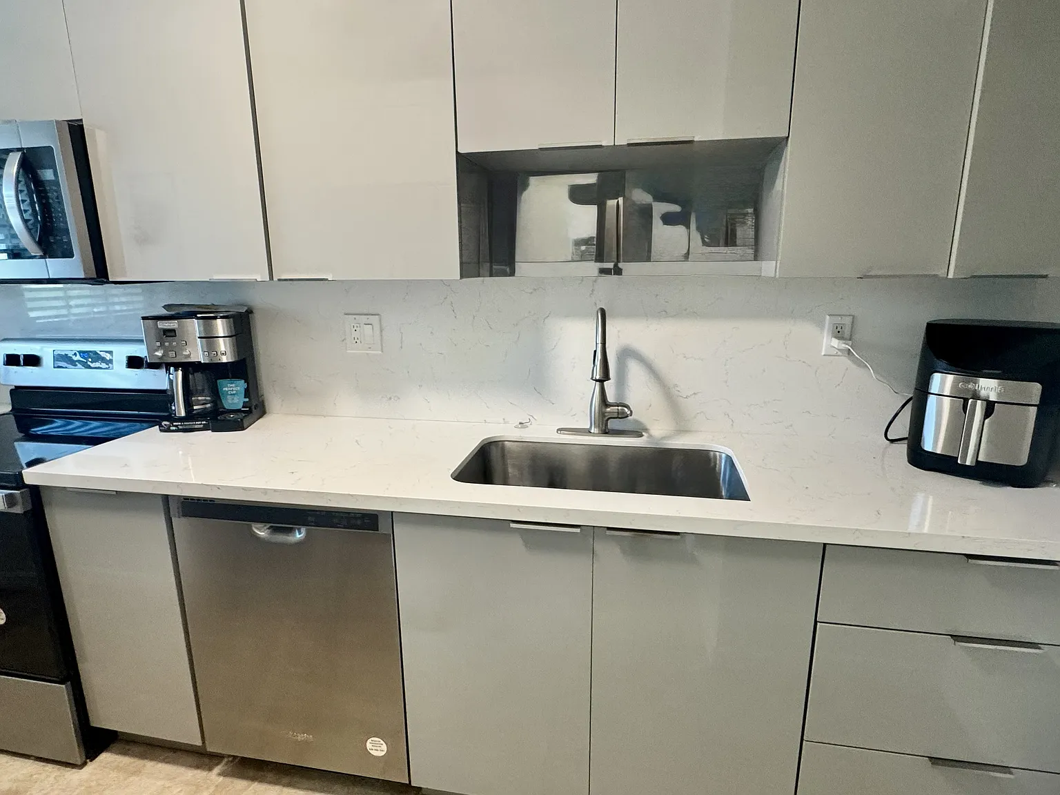2 bed, 806 sqft, $2,000 — Photo 3
