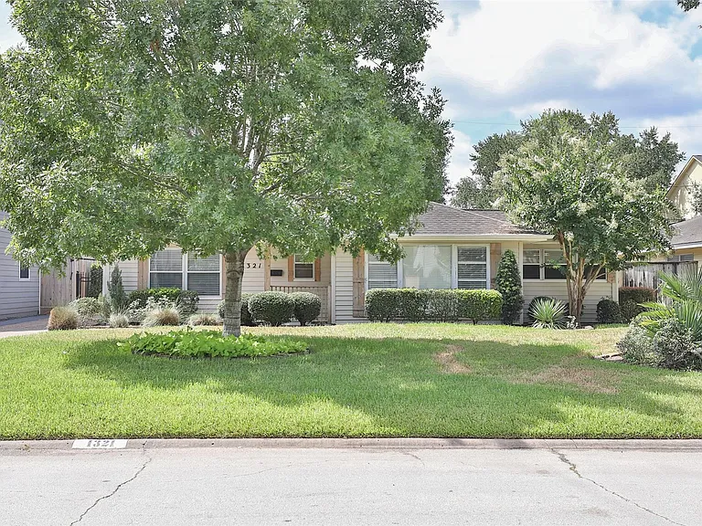 1321 Thornton Rd — Photo 1