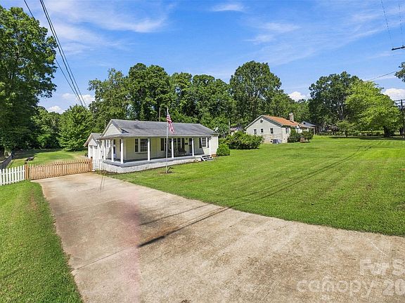 4th image of 222 Wiley Ave