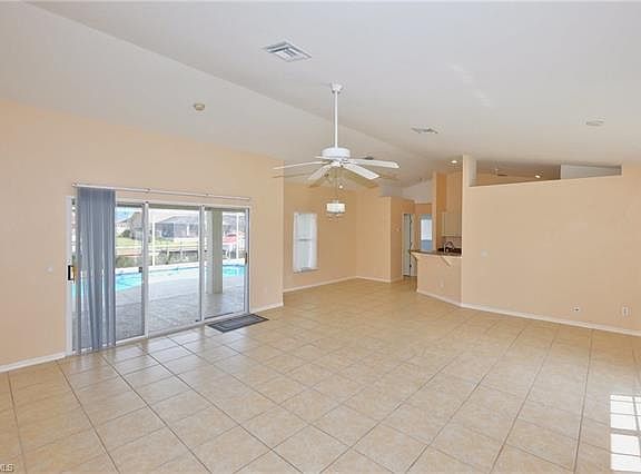 4th image of 2123 SE 15th St
