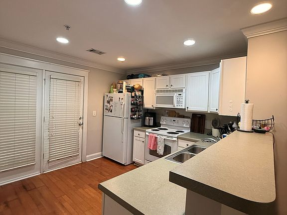 5th image of 1035 Barnett Shoals Rd APT 712