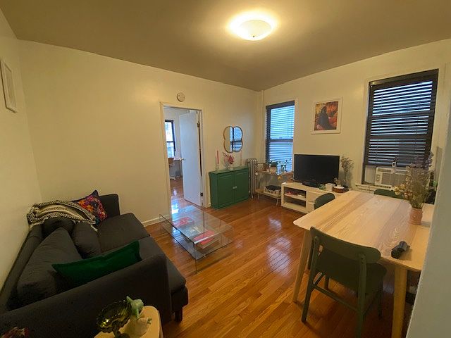 1st image of 2314 28th Ave #1R