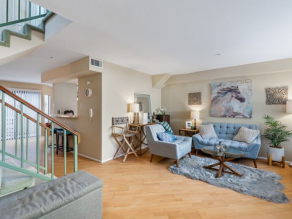 2nd image of 322 S Mentor Ave APT 3
