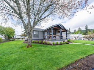 325 S 1st Ave, Mill City, OR 97360