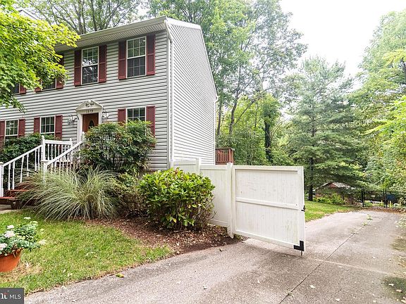 2nd image of 1379 Greenway Dr
