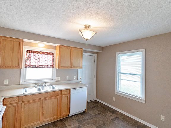 4th image of 235 Comingo Ave