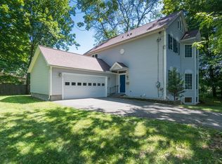 62 Fairview Ave, Northampton, MA 01060