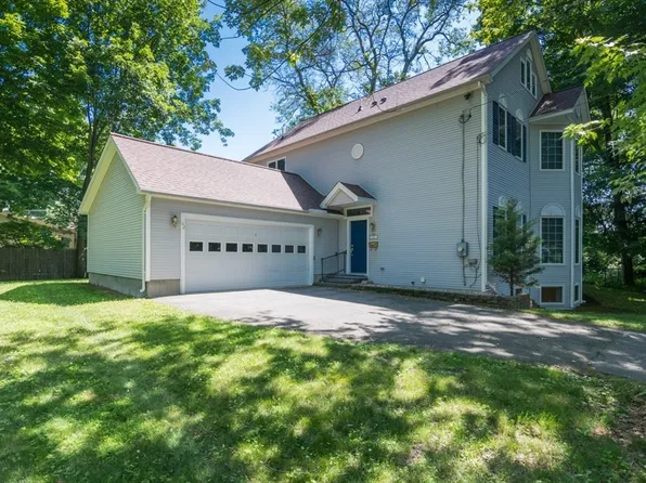 62 Fairview Ave, Northampton, MA 01060