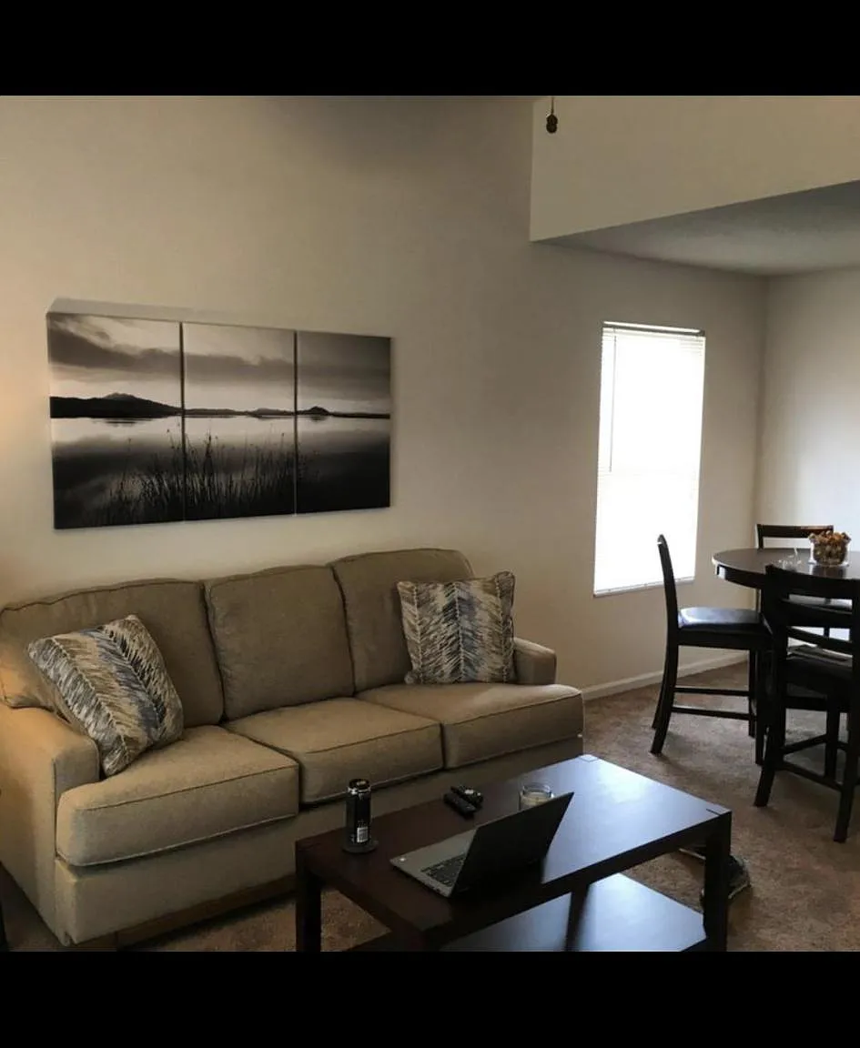 3 bed, 1230 sqft, $1,450 — Photo 2