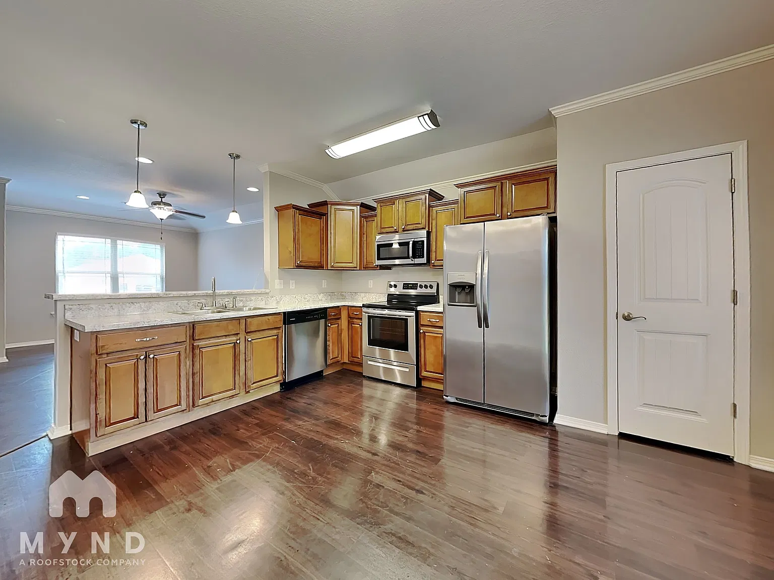 3 bed, 2.0 bath, 1251 sqft, $1,475 — Photo 2