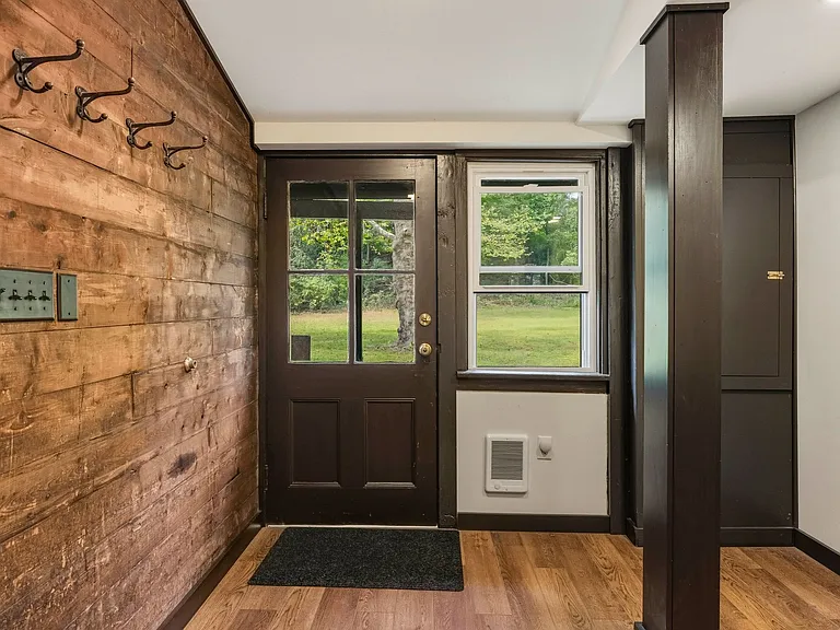5 Riverby Ln — Photo 3