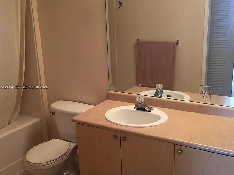 1900 Van Buren St #214B — Photo 7