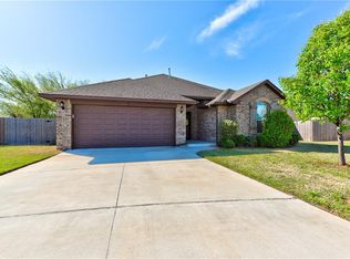 11104 SW 39th Ct, Mustang, OK 73064