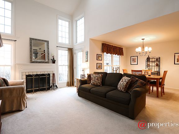 Living Room / Dining Room