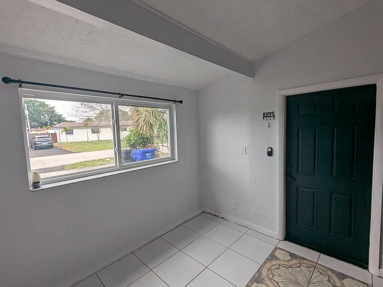 6581 Hayes St — Photo 7