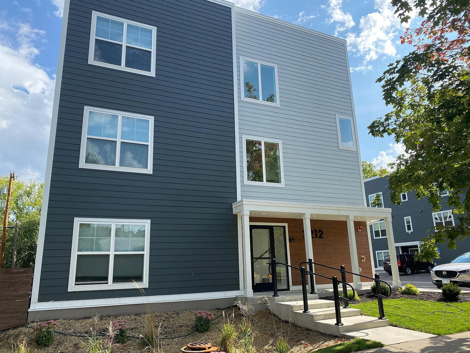 1 bed, 756 sqft, $1,575 — Photo 2