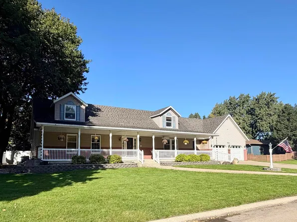 912 Kelvin Rd, Storm Lake, IA 50588
