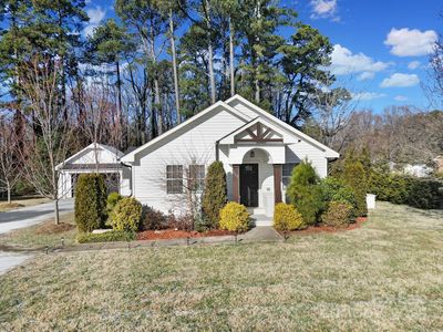 709 Grass Dr, Charlotte, NC, 28216