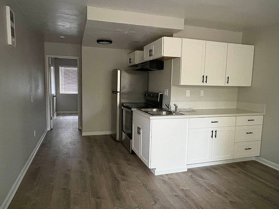 1st image of 4336 Iowa St Unit 4