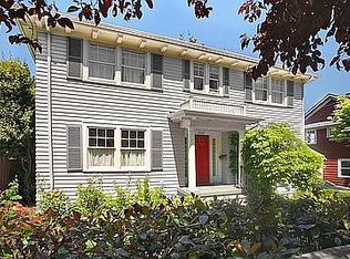 2008 E Crescent Dr, Seattle, WA 98112