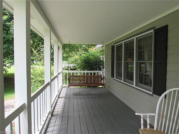 3rd image of 182 Driftwood Ln