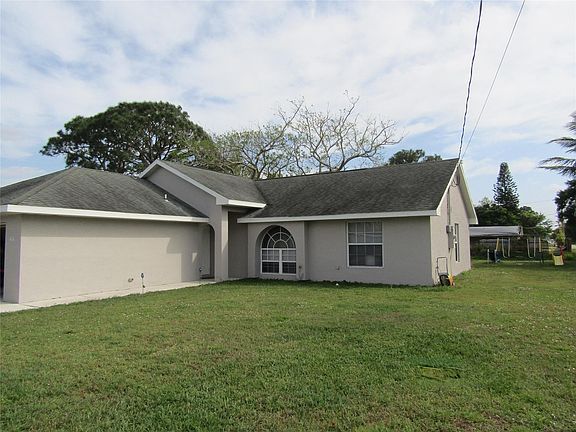 2nd image of 414 SW Lakehurst Drive