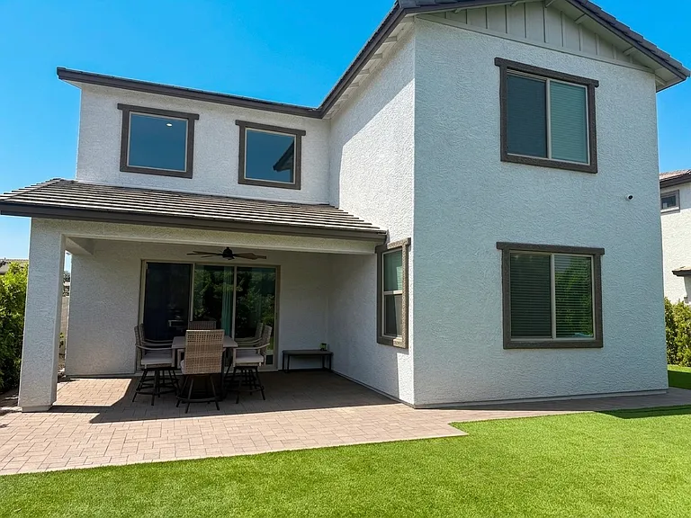 5002 W Cheryl Dr — Photo 2