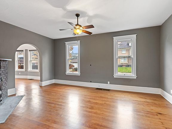 5th image of 1728 W 11th Ave