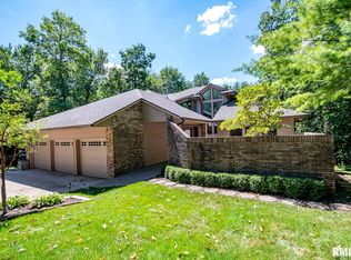 44 Wildwood Dr, Rock Island, IL 61201