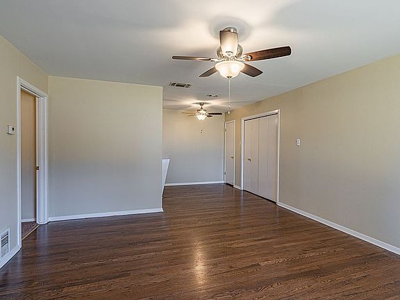 5th image of 2833 W Harris Ave
