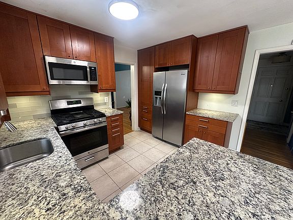 5th image of 5104 Pommeroy Dr