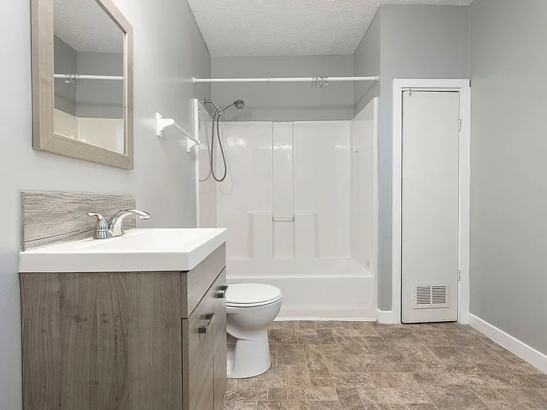 4060 La Salle Ave — Photo 15