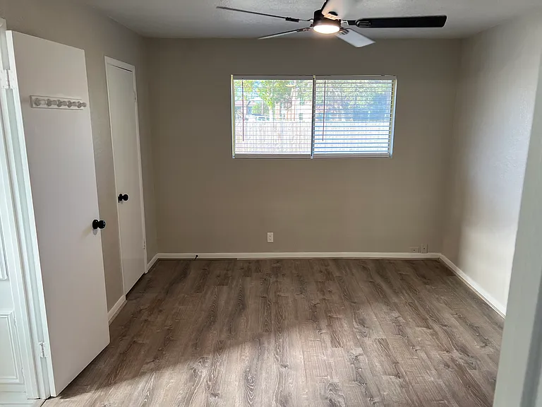 111 Finch Ln — Photo 6